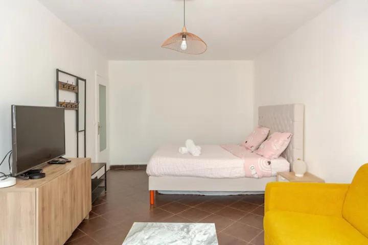 Superbe Studio Paris Gambetta Apartment Exterior photo